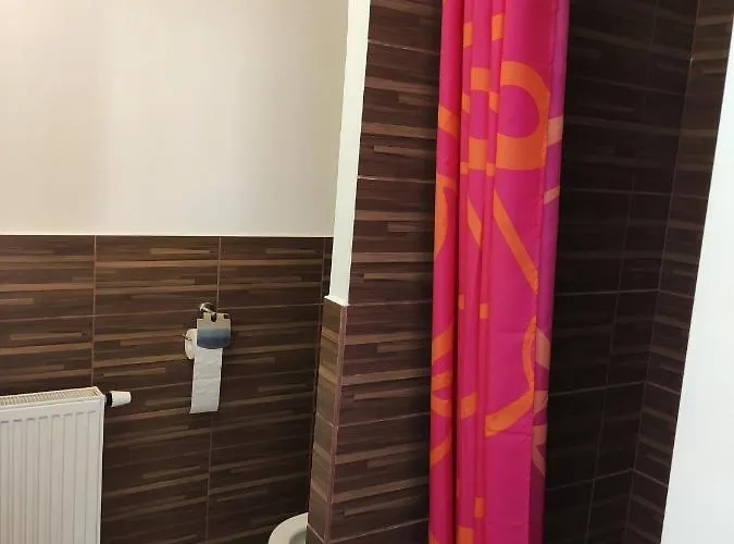 Konukevi U Krtka 3*